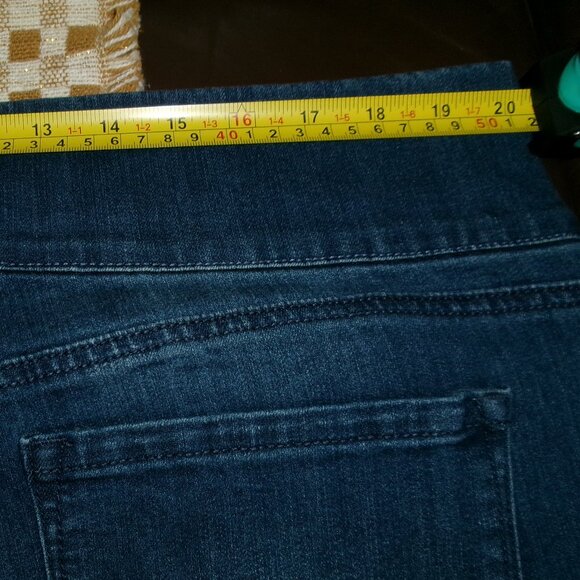 Classic EUC "Painted" Style & Co. XXL Boyfriend Pull Up Jeans - Picture 9 of 10